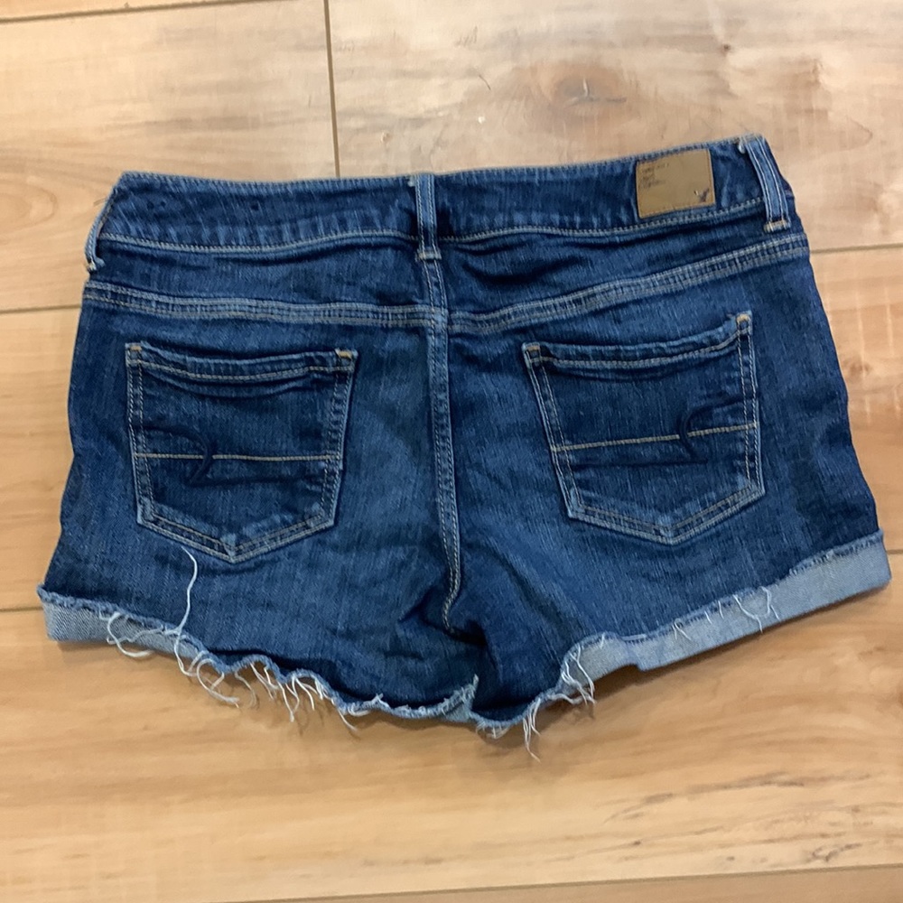 AE Shorts - Picture 2 of 3